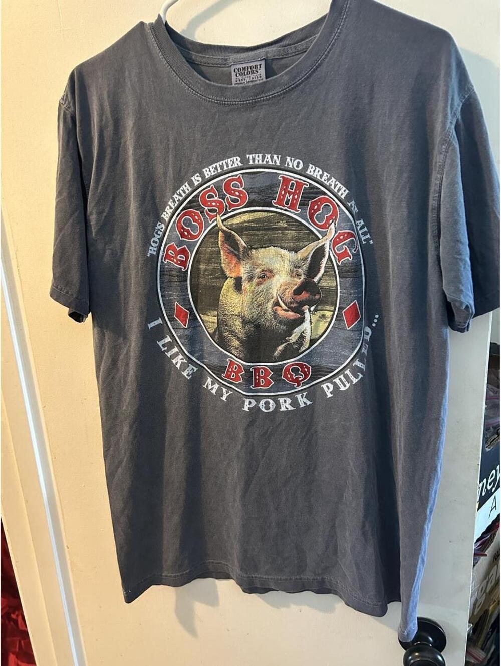 Comfort Colors Boss Hog BBQ cotton t-shirt with graphic of a pig size M